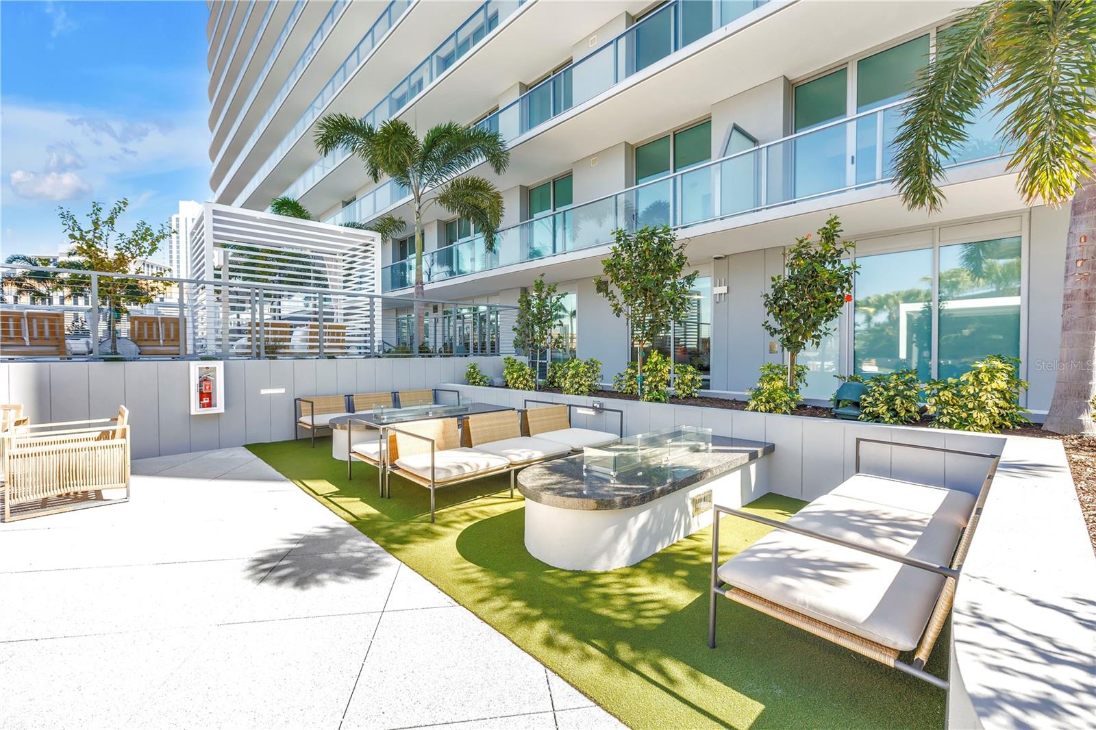 Image 37 of 49 For 400 Central Avenue 1702