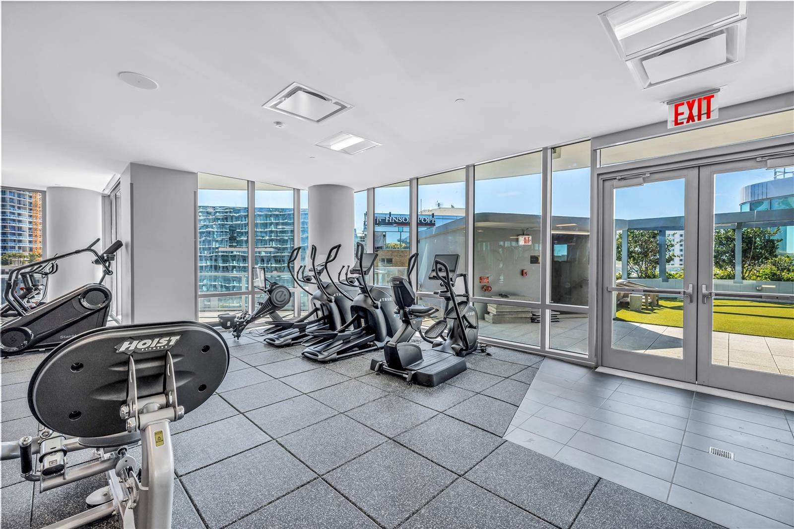 Image 42 of 49 For 400 Central Avenue 1702