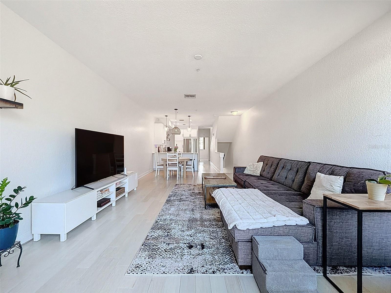 Image 15 of 77 For 106 Brent Circle