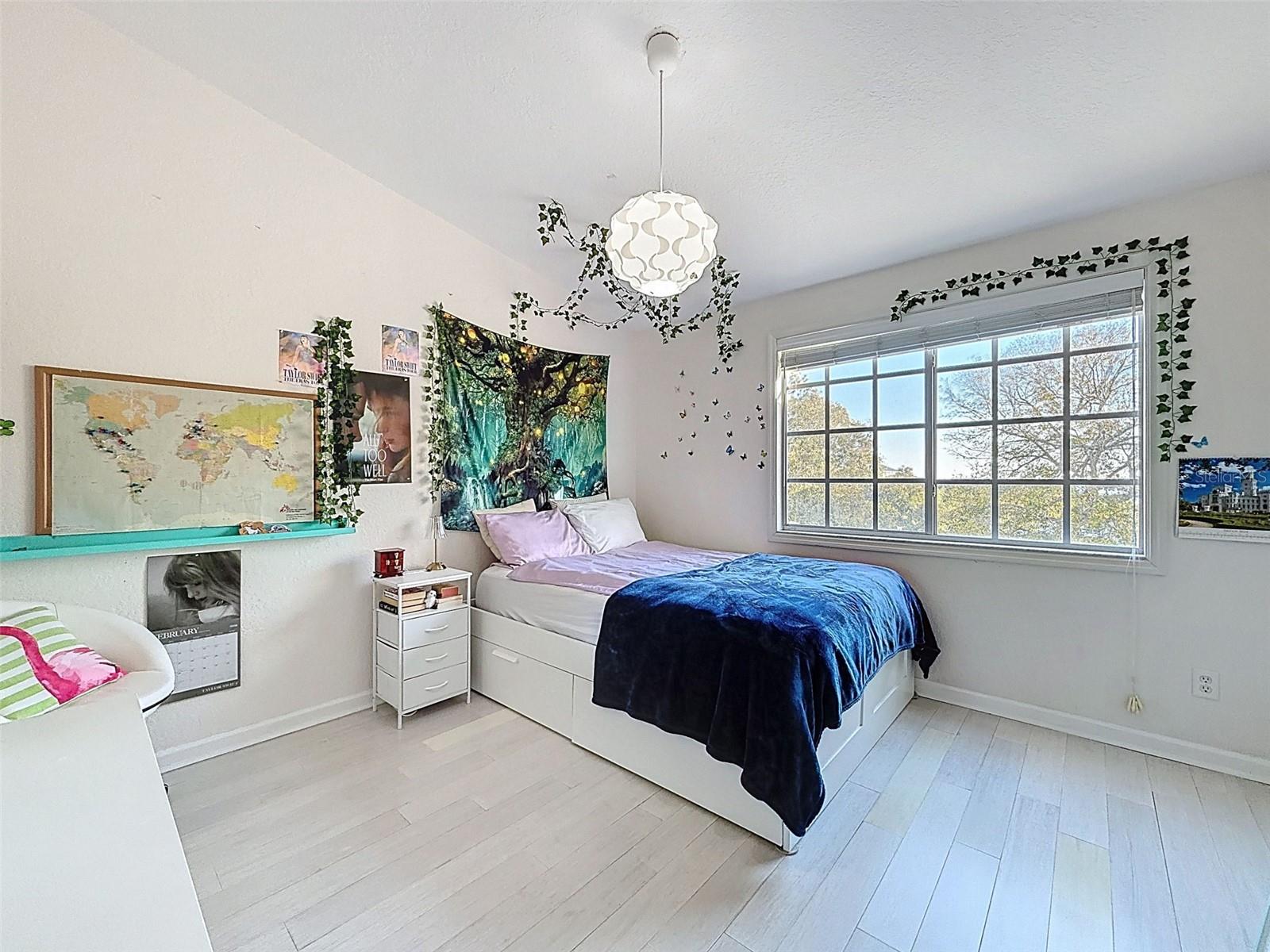 Image 44 of 77 For 106 Brent Circle