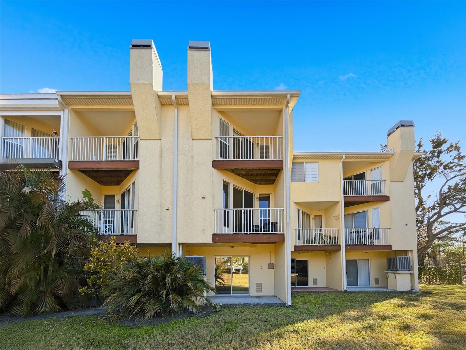 Image 54 of 77 For 106 Brent Circle