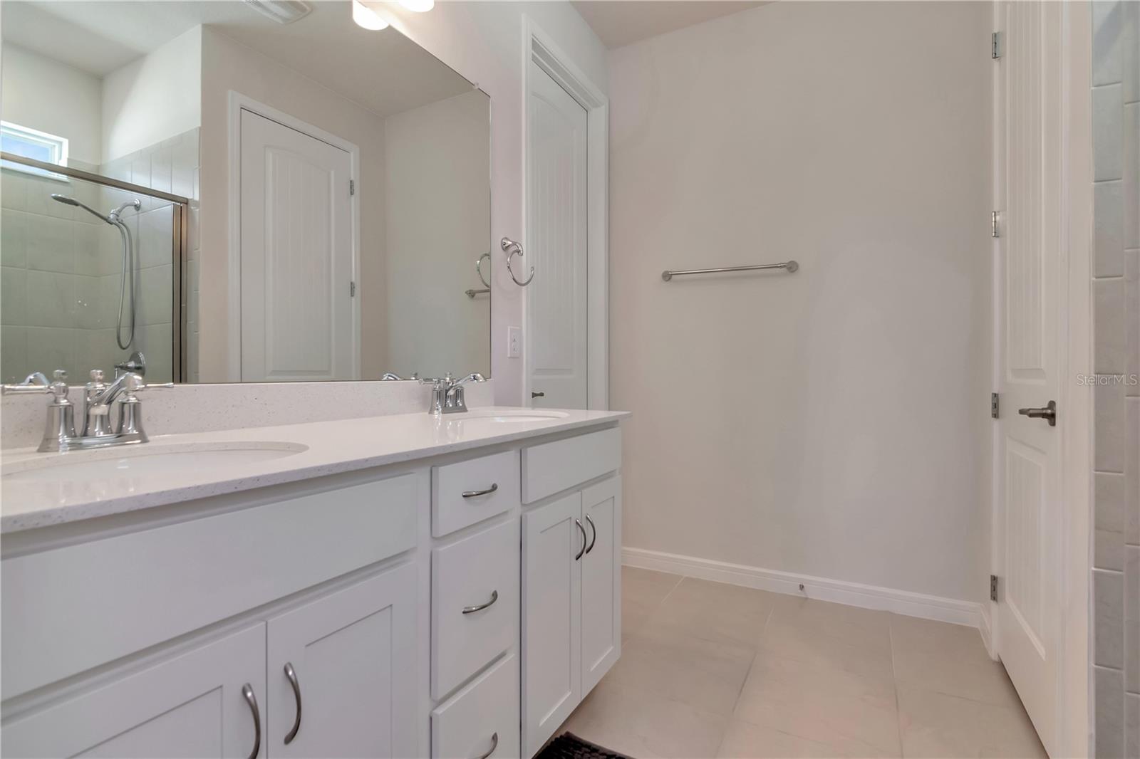 Image 28 of 45 For 6462 Bradford Woods Drive