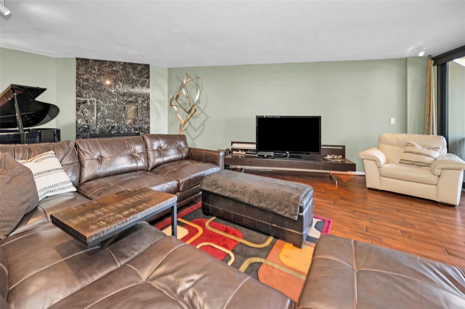 Listing photo id 15 for 1660 Gulf Boulevard 307