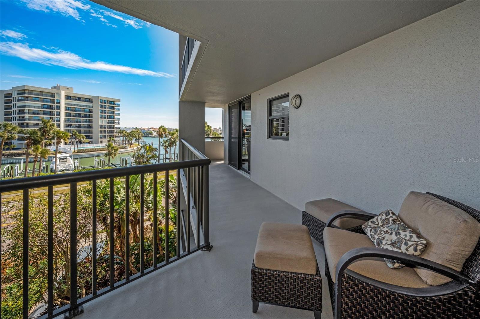Listing photo id 18 for 1660 Gulf Boulevard 307