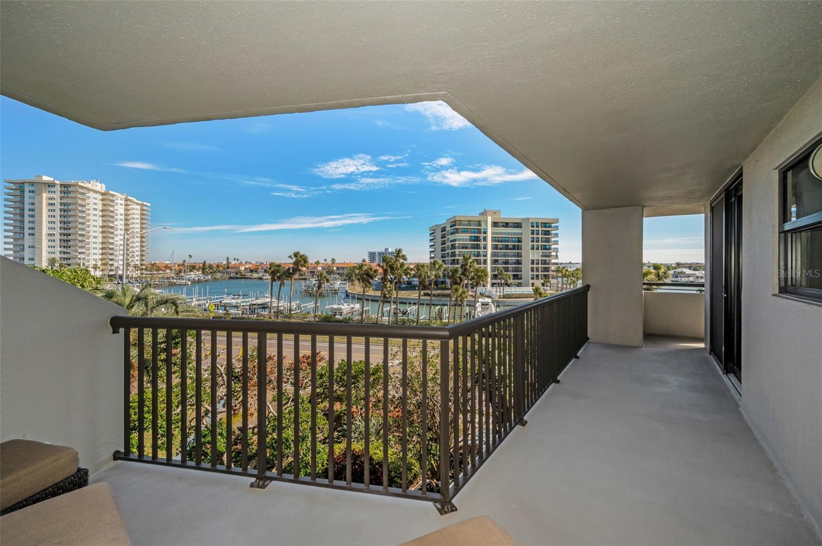 Listing photo id 20 for 1660 Gulf Boulevard 307