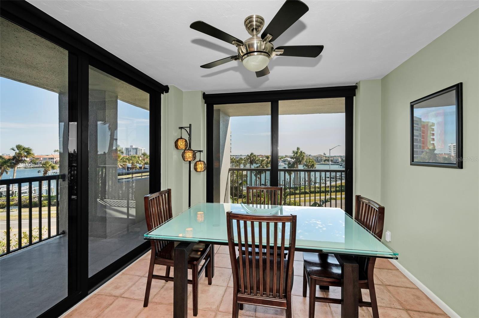 Listing photo id 28 for 1660 Gulf Boulevard 307