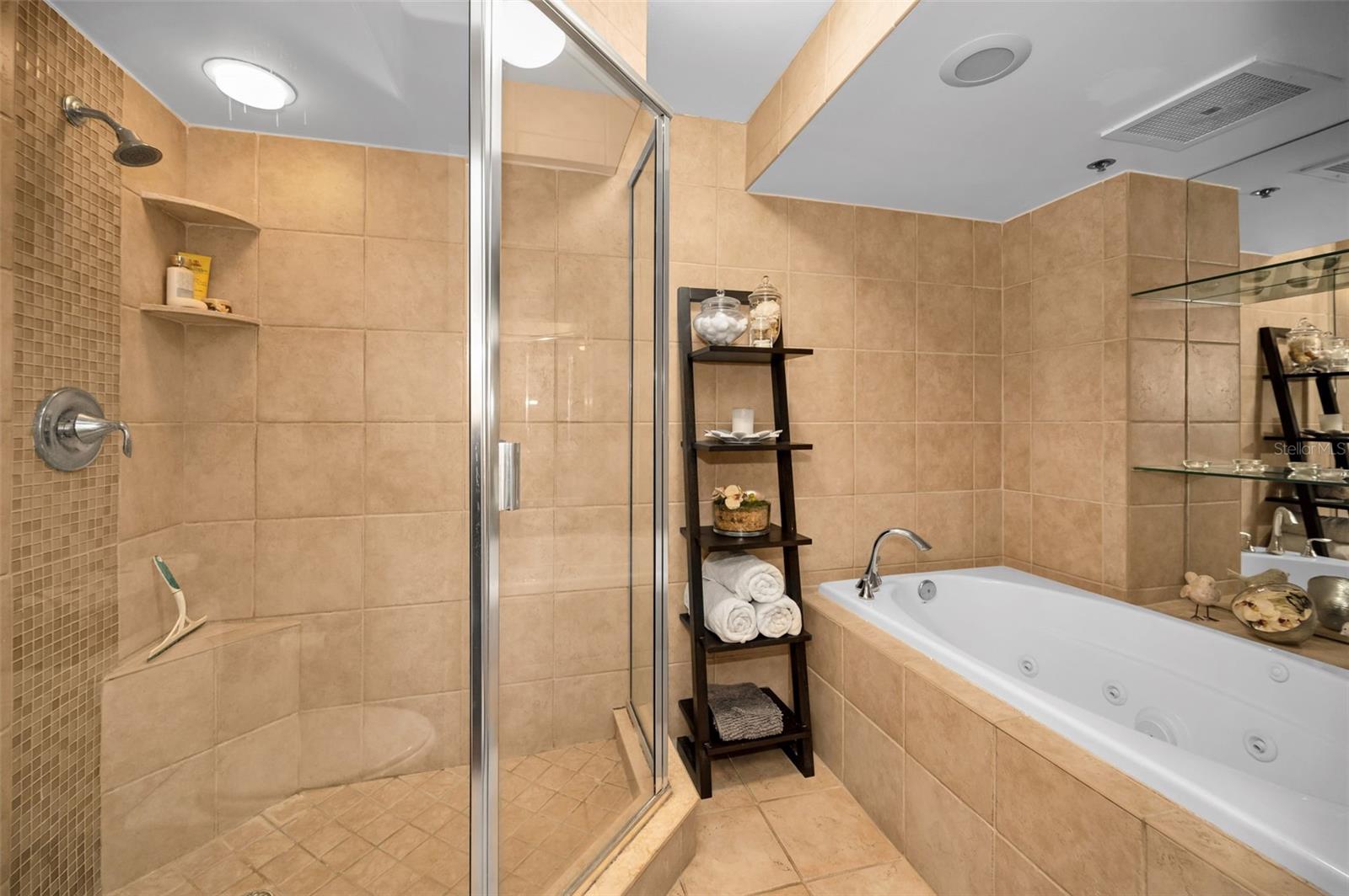 Listing photo id 38 for 1660 Gulf Boulevard 307