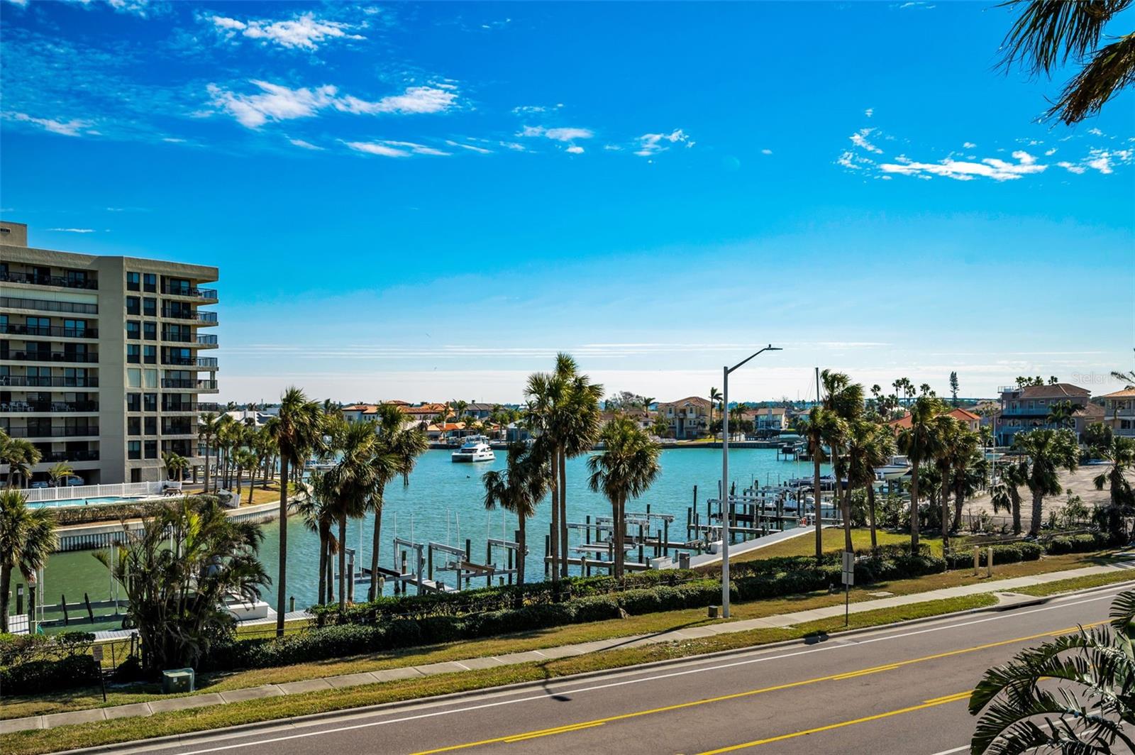 Listing photo id 42 for 1660 Gulf Boulevard 307
