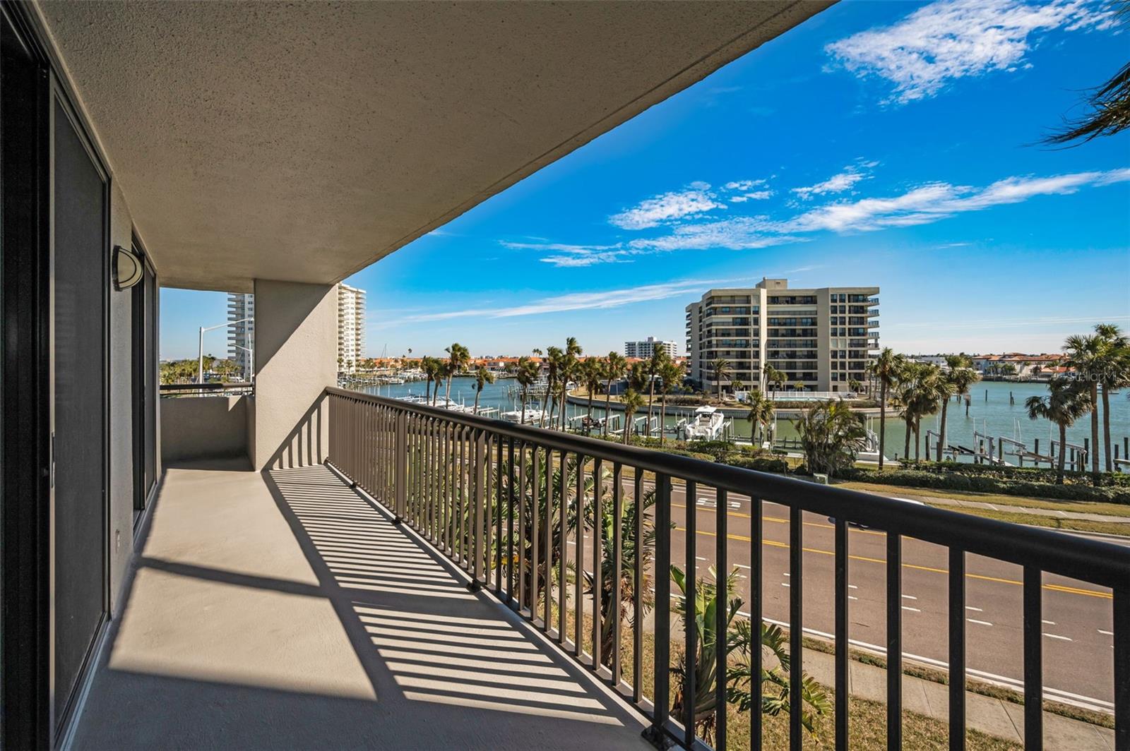 Listing photo id 43 for 1660 Gulf Boulevard 307
