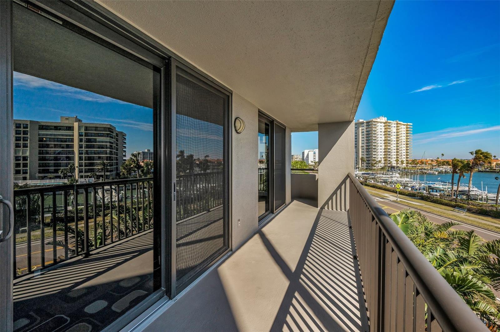 Listing photo id 44 for 1660 Gulf Boulevard 307