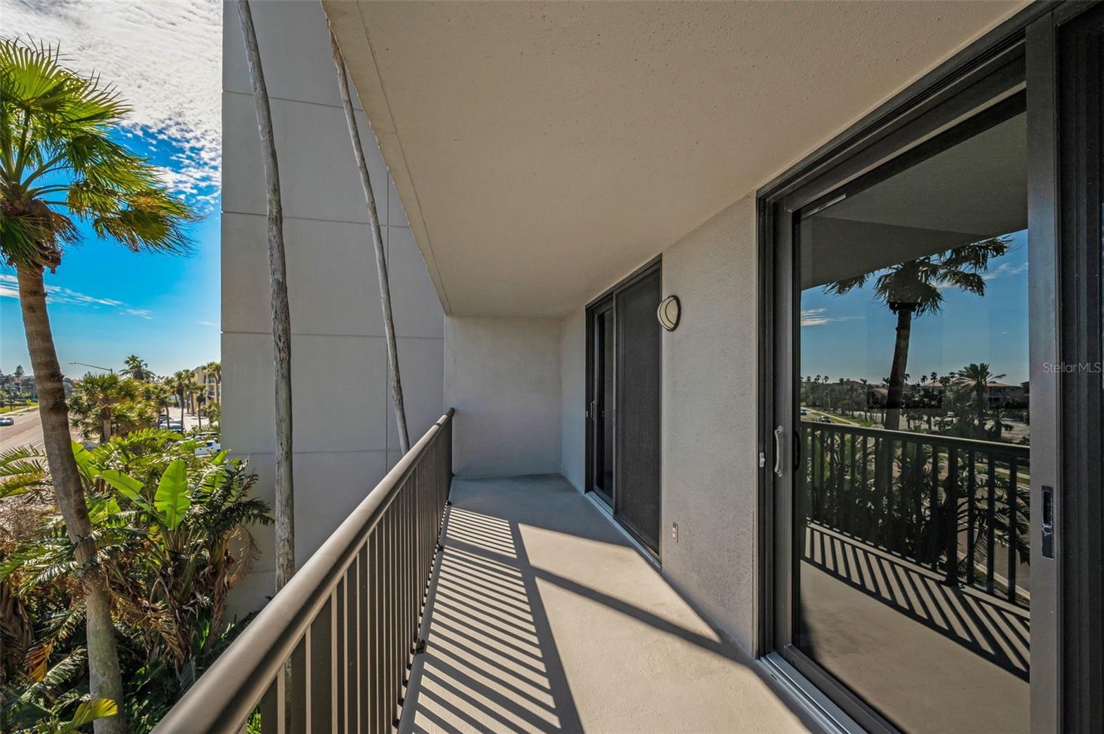 Listing photo id 45 for 1660 Gulf Boulevard 307