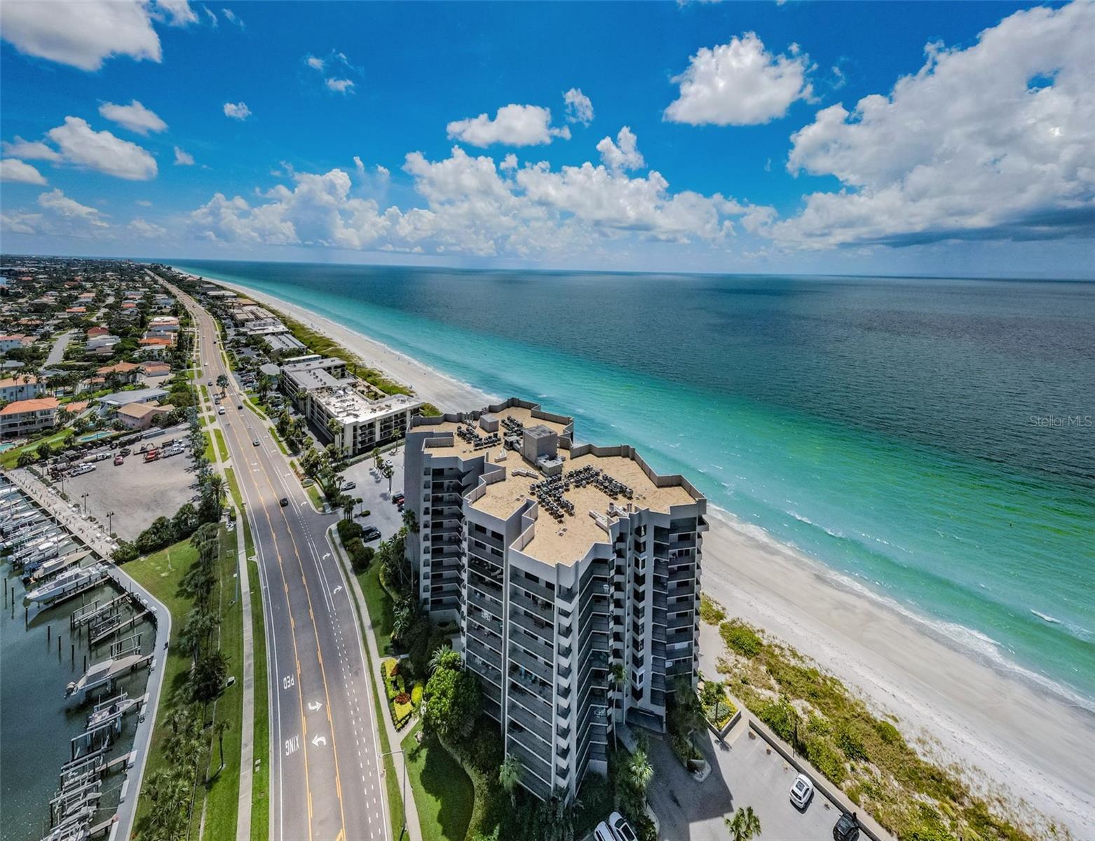 Listing photo id 54 for 1660 Gulf Boulevard 307