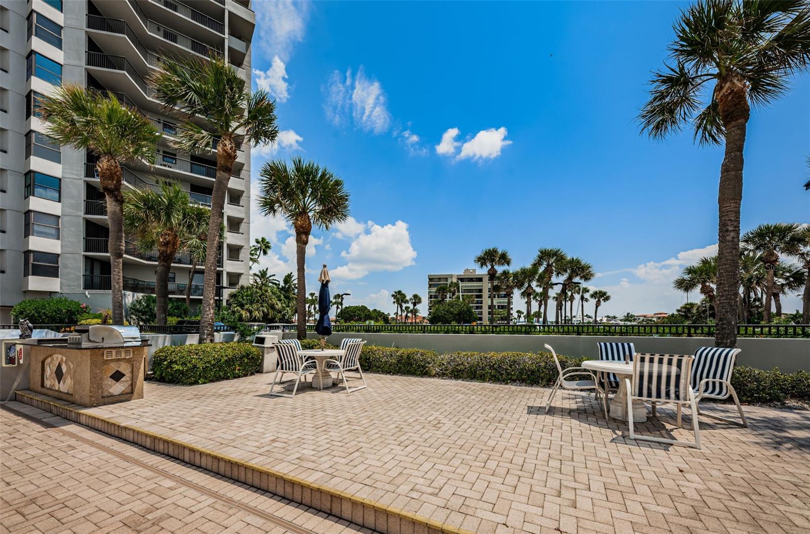 Listing photo id 55 for 1660 Gulf Boulevard 307