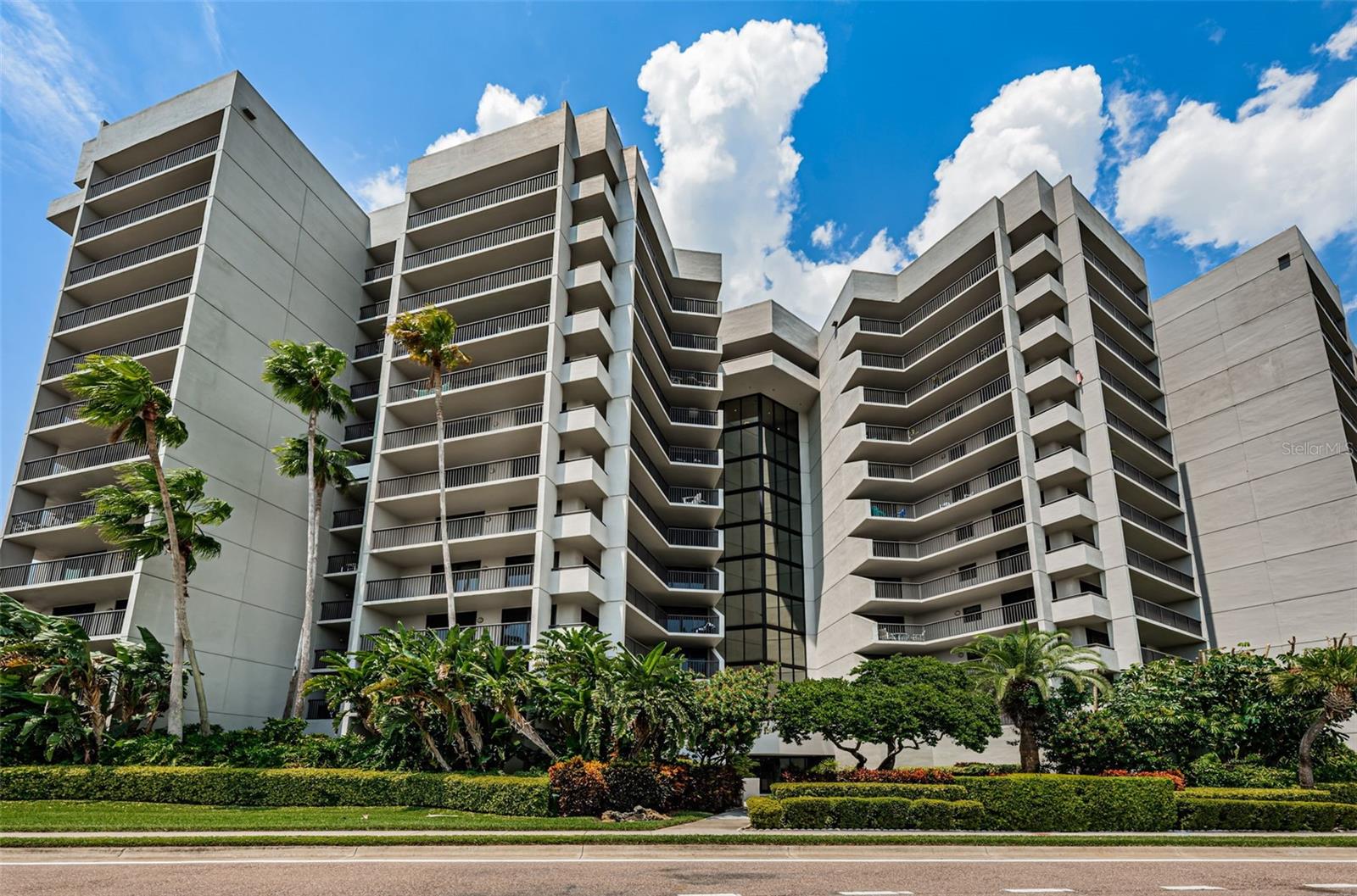 Listing photo id 4 for 1660 Gulf Boulevard 307