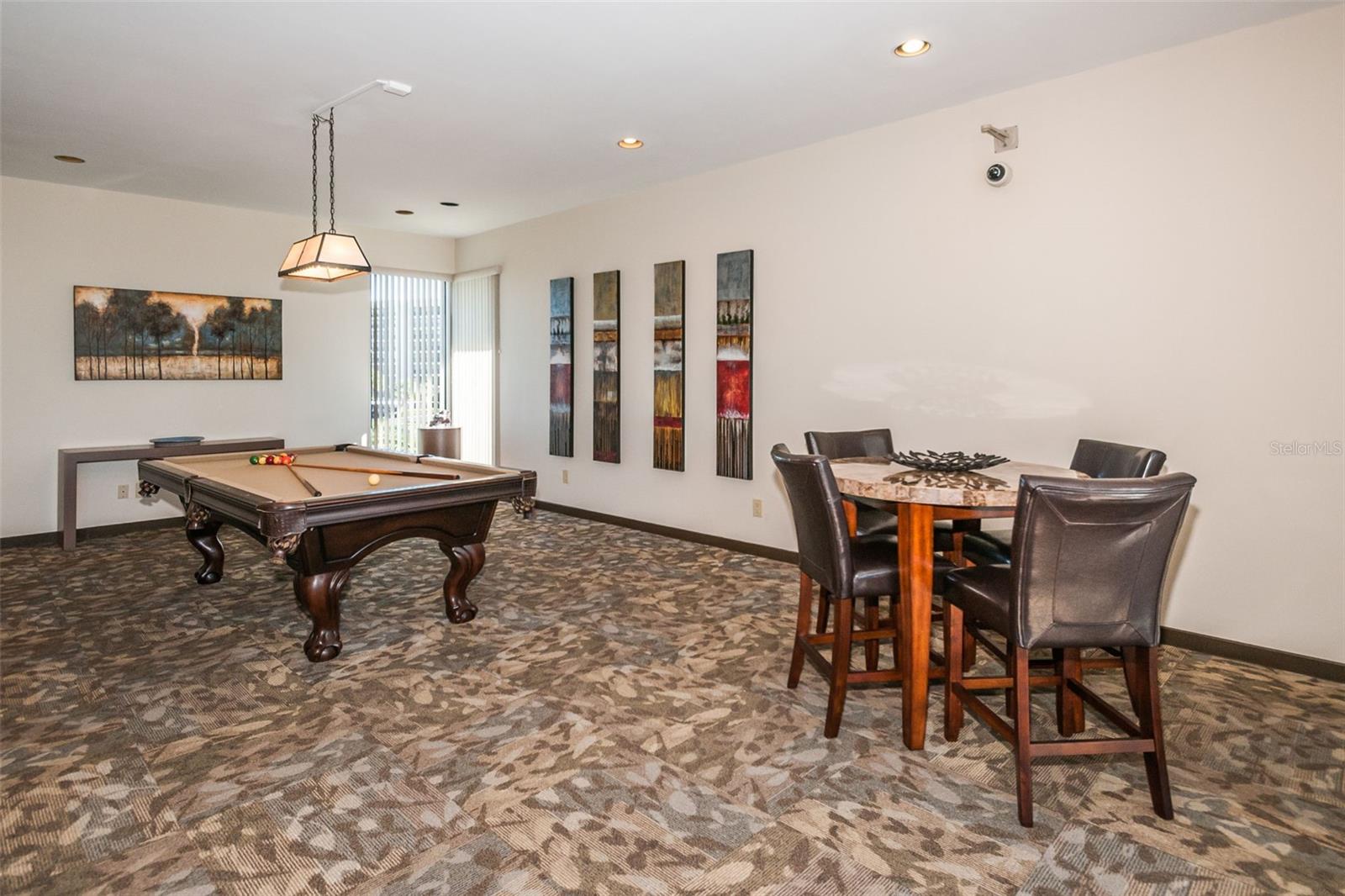 Listing photo id 75 for 1660 Gulf Boulevard 307