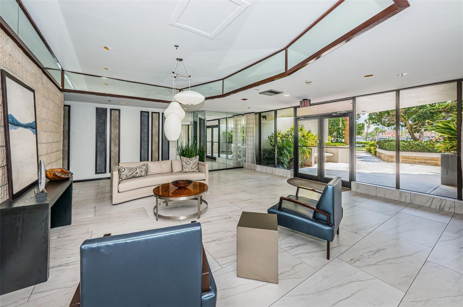 Listing photo id 6 for 1660 Gulf Boulevard 307