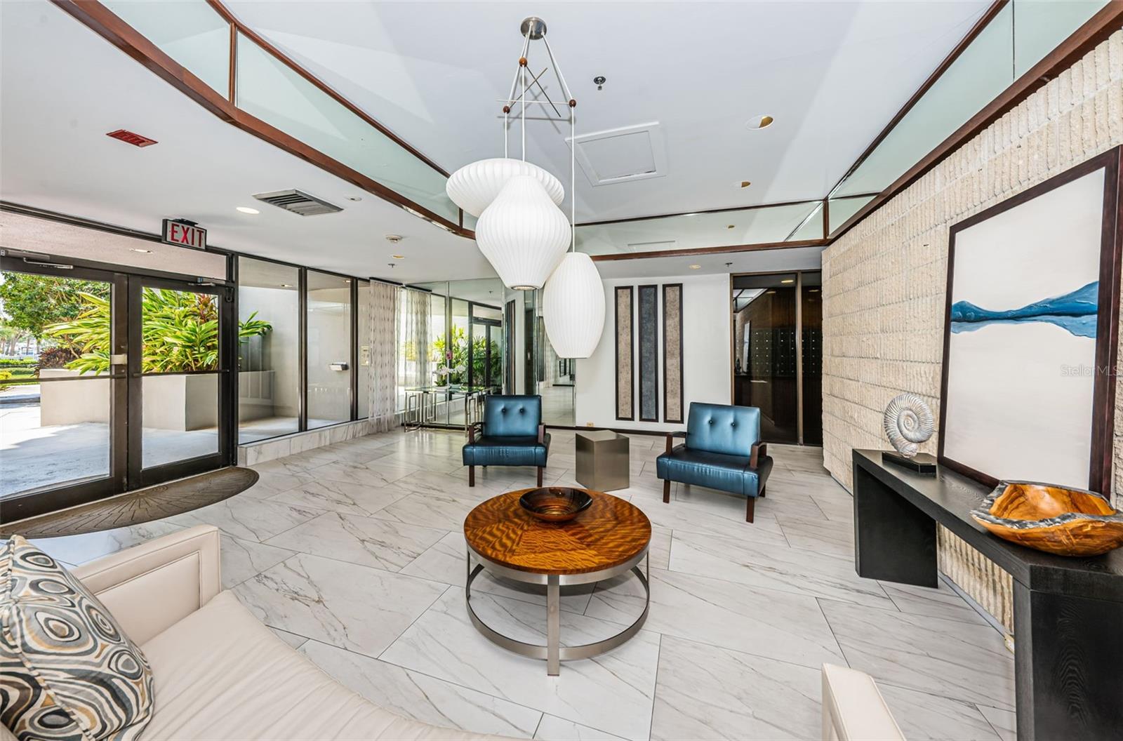 Listing photo id 7 for 1660 Gulf Boulevard 307