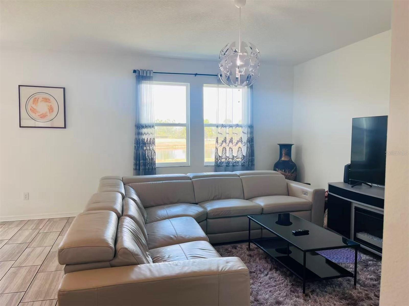 Image 6 of 11 For 8579 Starlight Loop