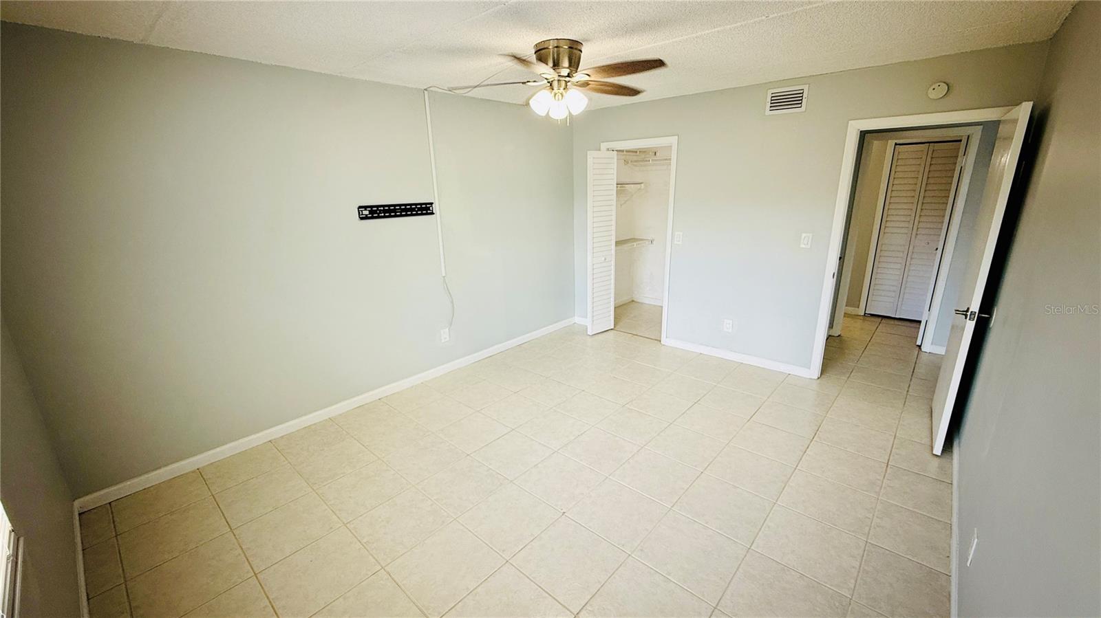 Image 12 of 22 For 2840 Somerset Park Drive 201