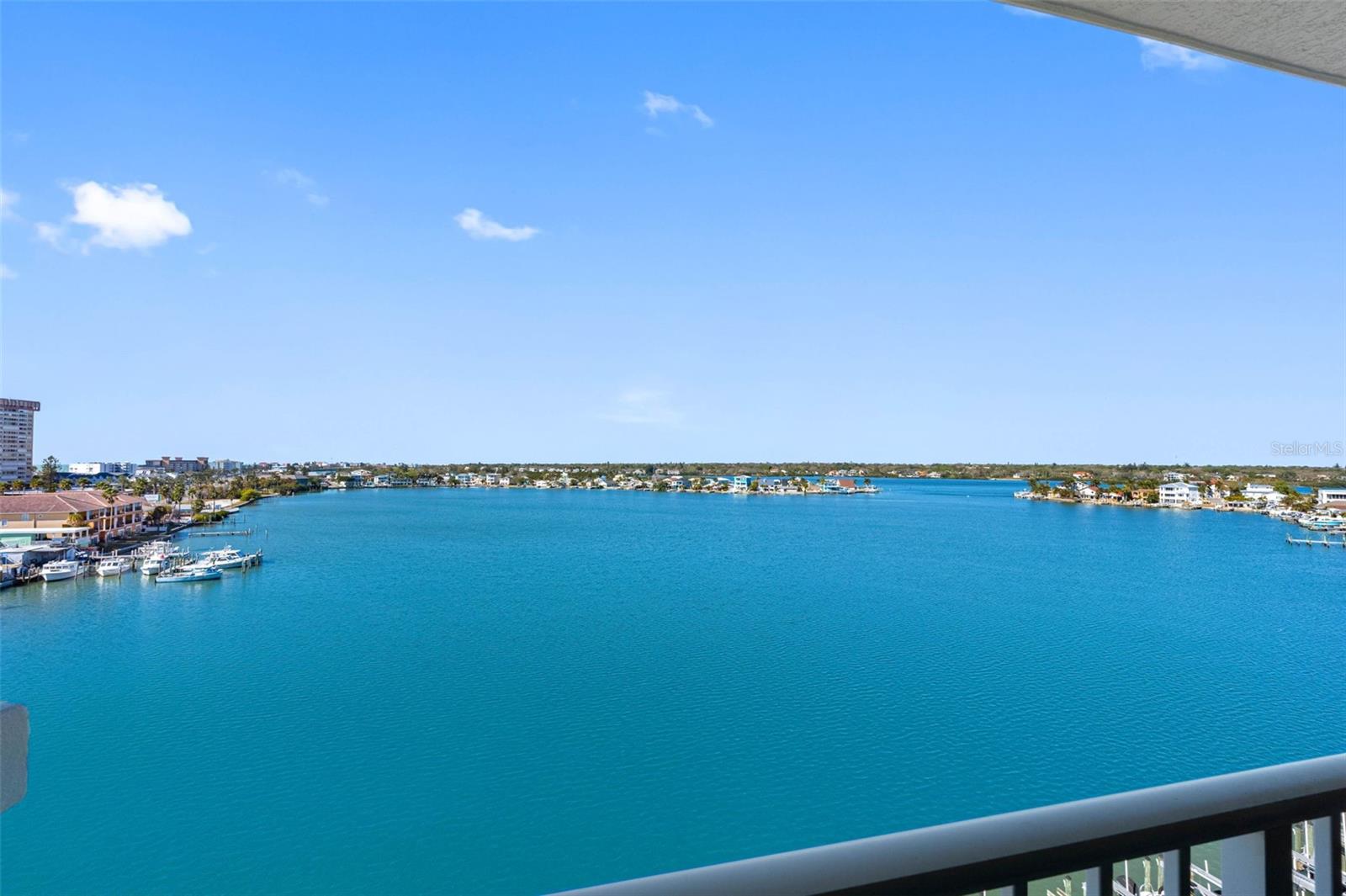 Image 17 of 99 For 17717 Gulf Boulevard 702