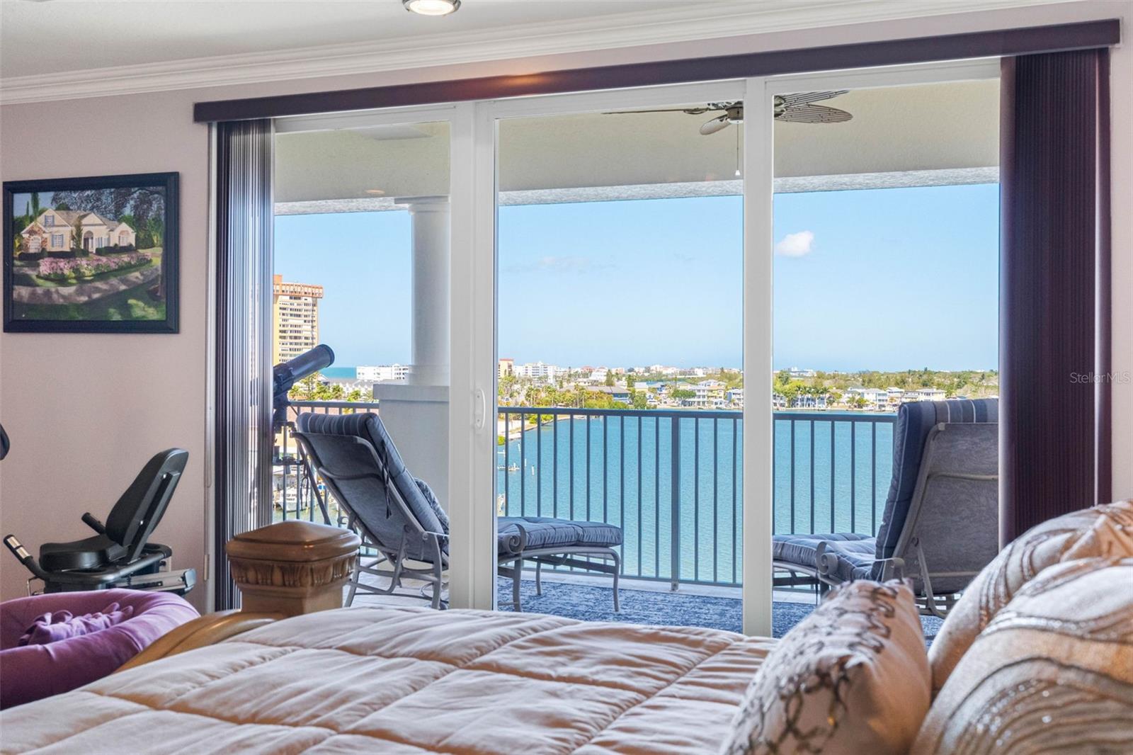 Image 25 of 99 For 17717 Gulf Boulevard 702