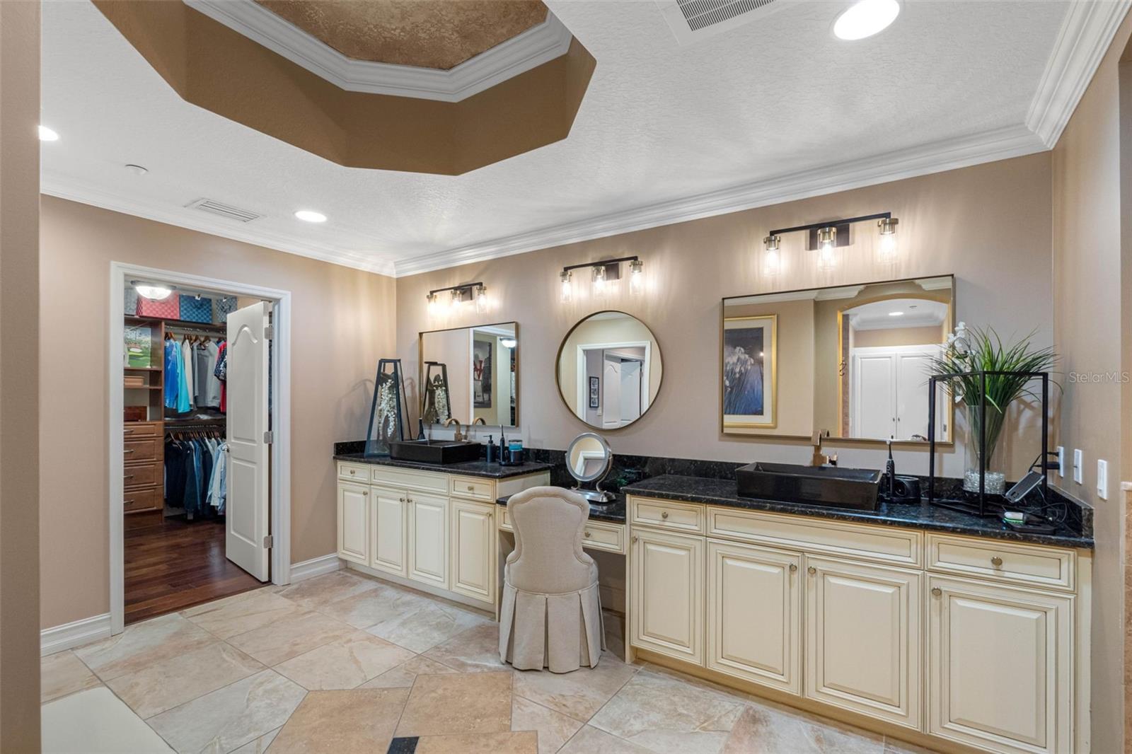 Image 41 of 99 For 17717 Gulf Boulevard 702