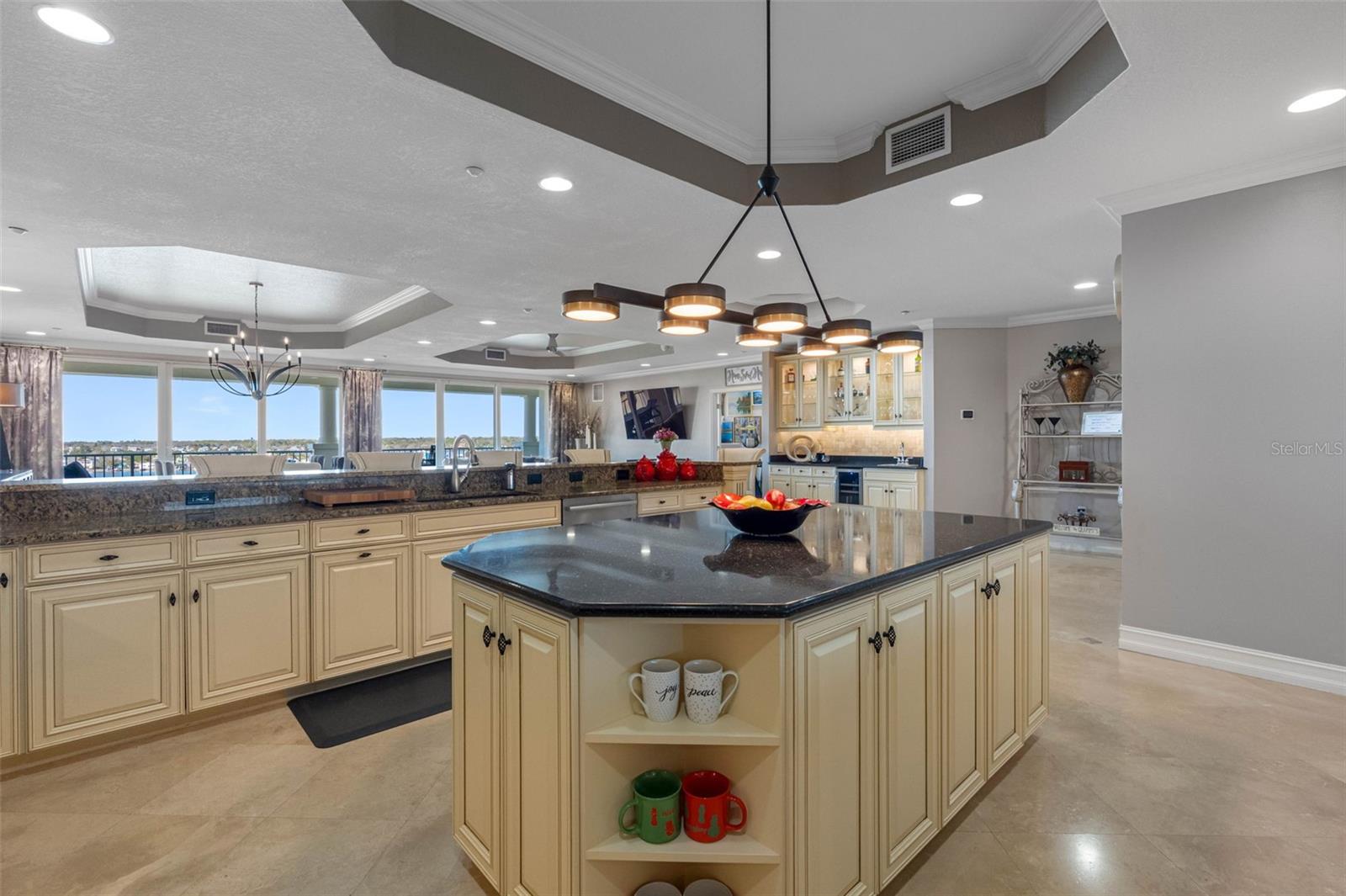 Image 60 of 99 For 17717 Gulf Boulevard 702