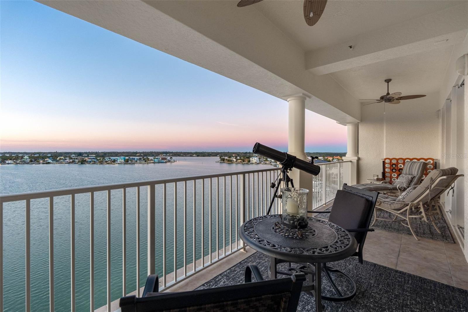 Image 9 of 99 For 17717 Gulf Boulevard 702