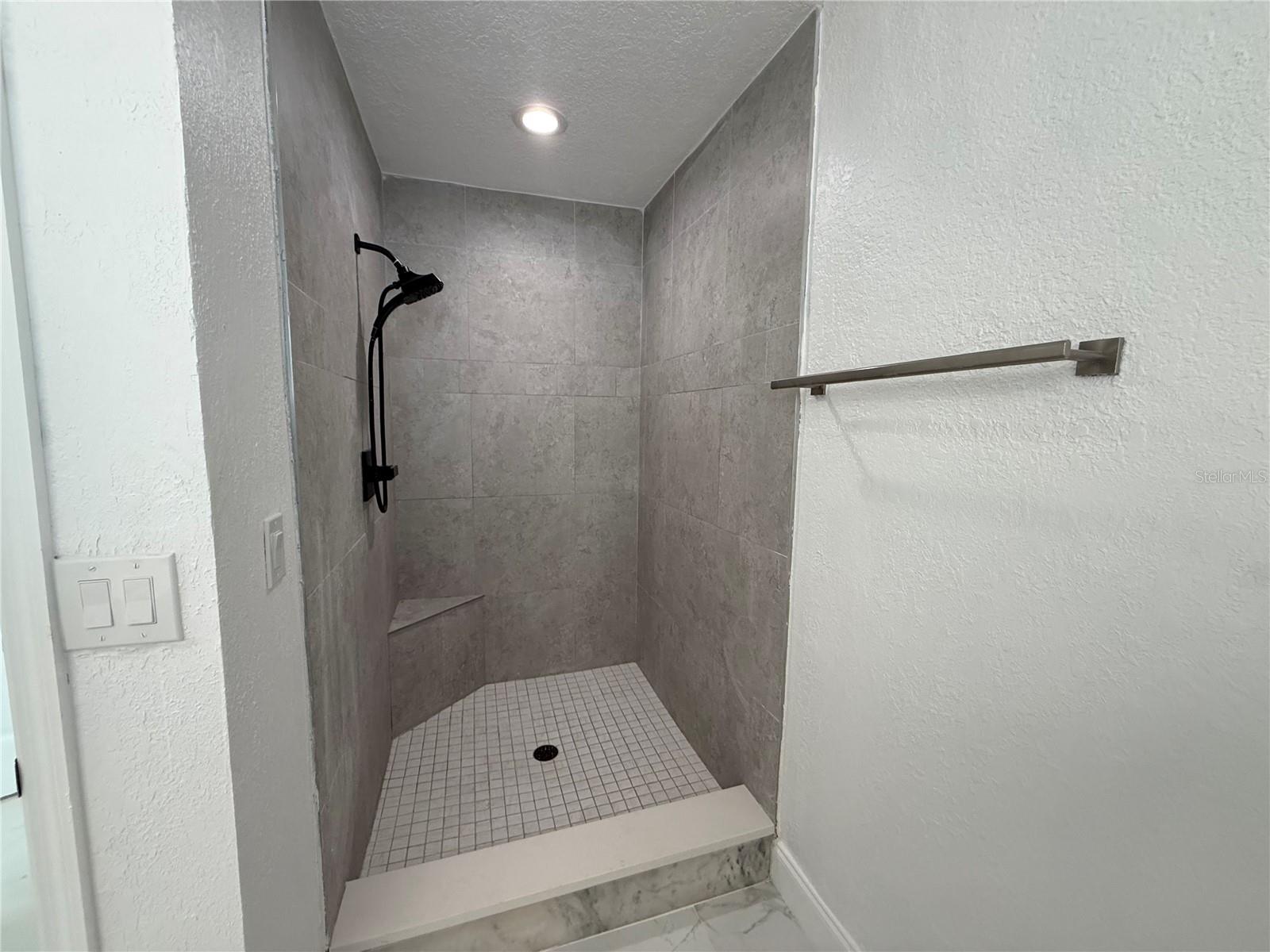 Image 10 of 31 For 450 82nd Avenue