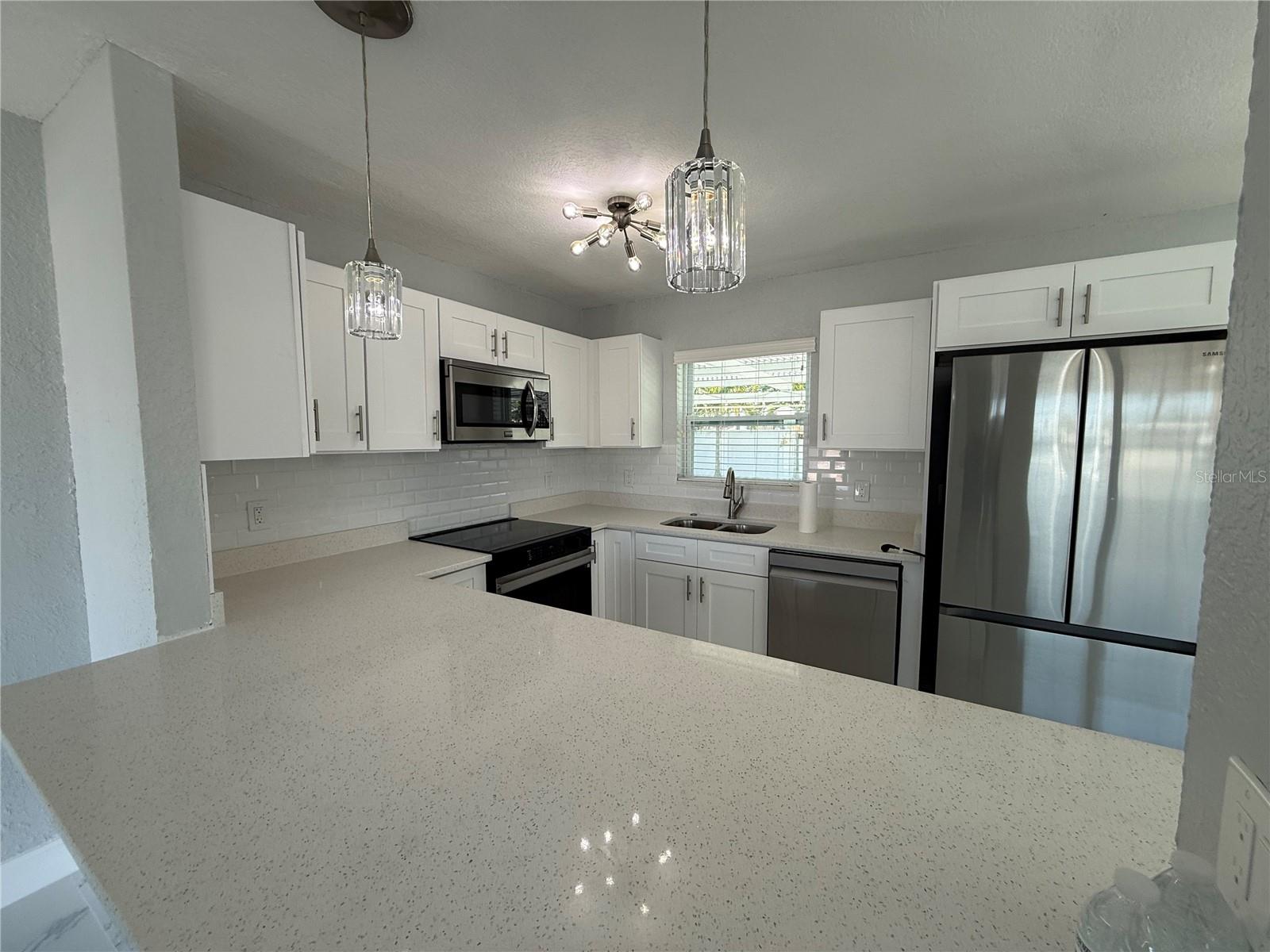 Image 4 of 31 For 450 82nd Avenue