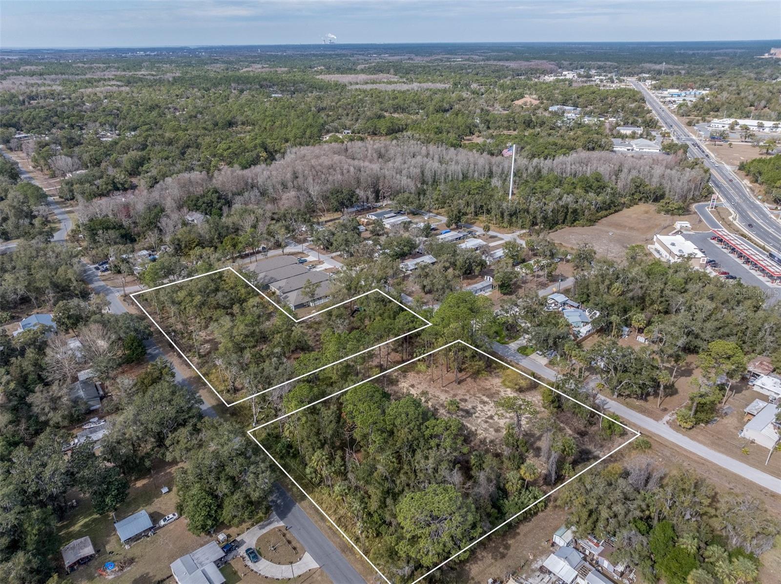 Listing photo id 8 for 6408 Flanders Lane