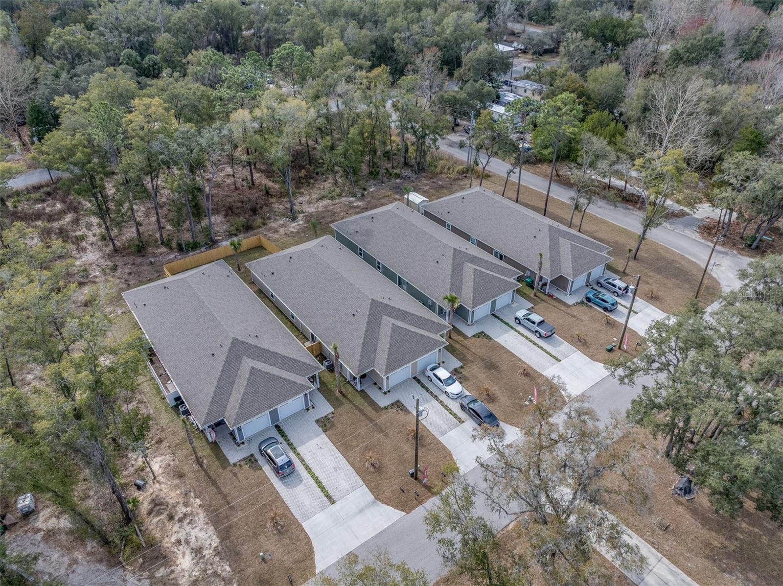 Listing photo id 9 for 6408 Flanders Lane