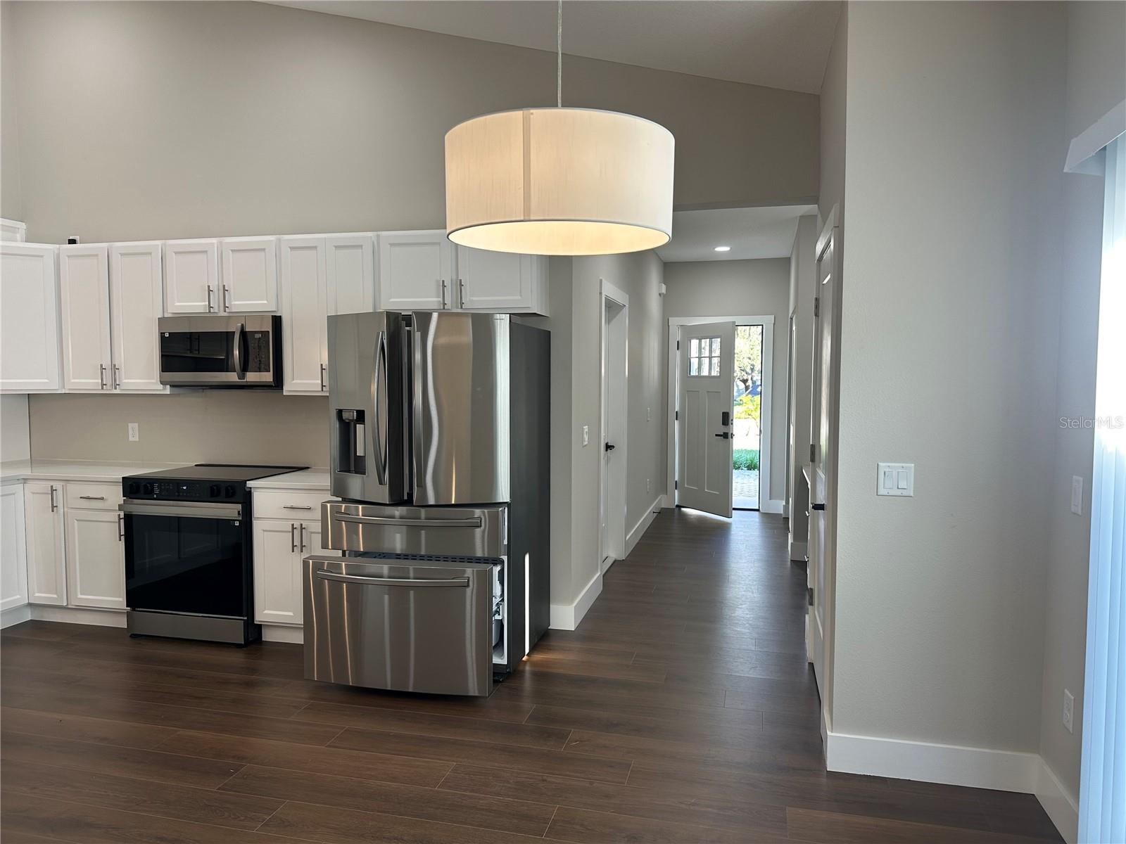 Listing photo id 16 for 6408 Flanders Lane