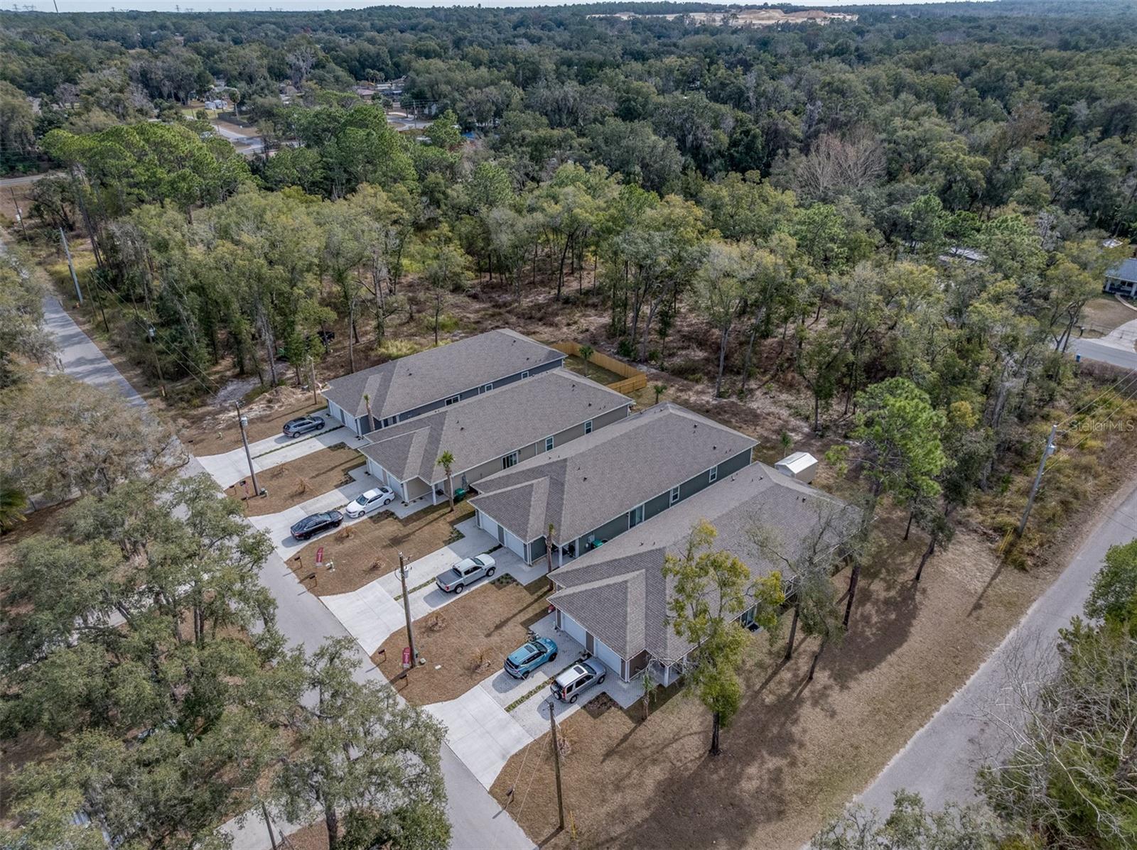 Listing photo id 0 for 6408 Flanders Lane