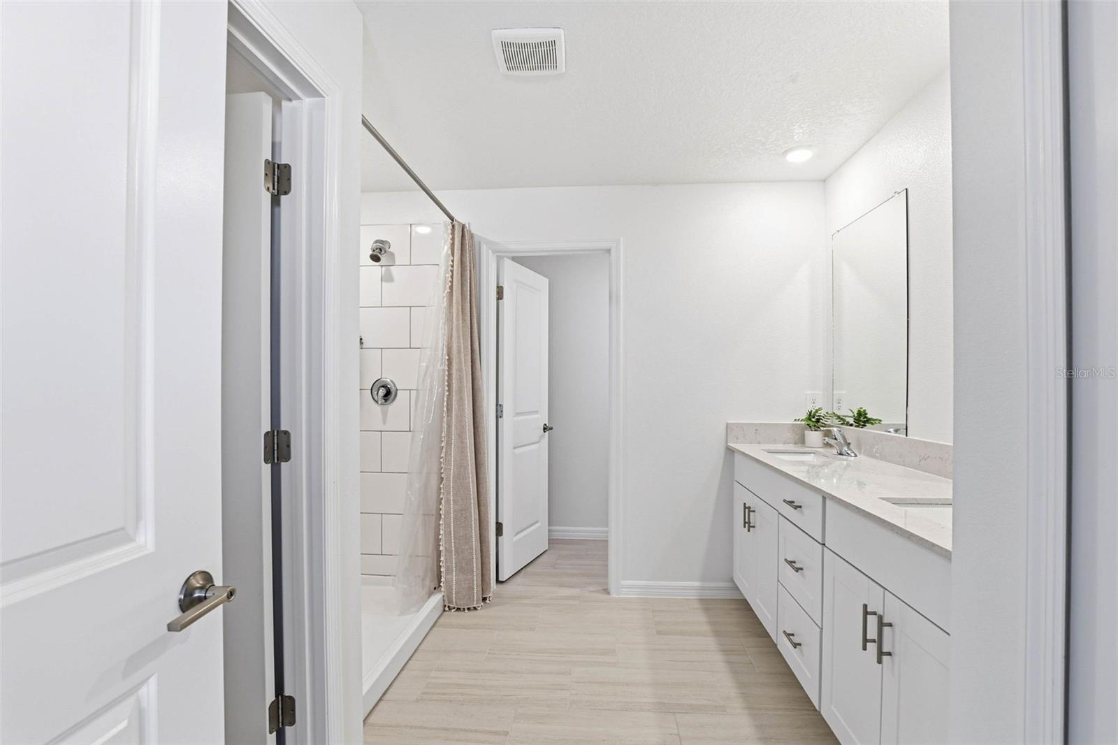 Image 30 of 63 For 12223 Radiant Gem Trail