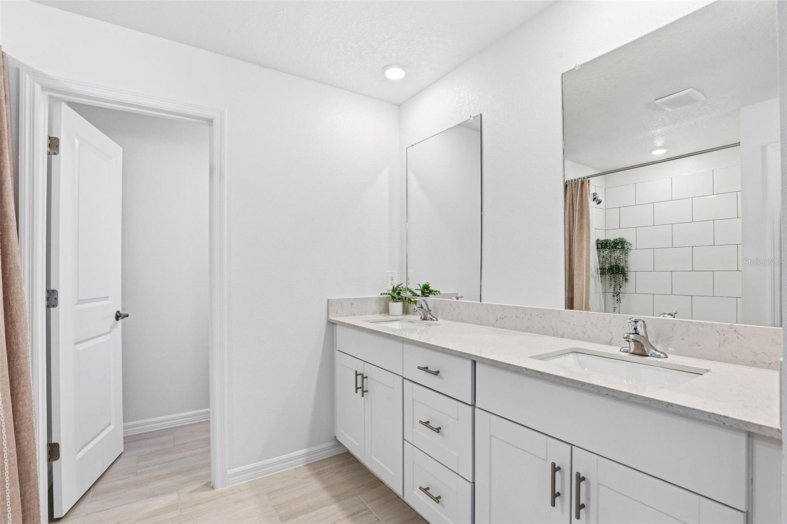 Image 31 of 63 For 12223 Radiant Gem Trail