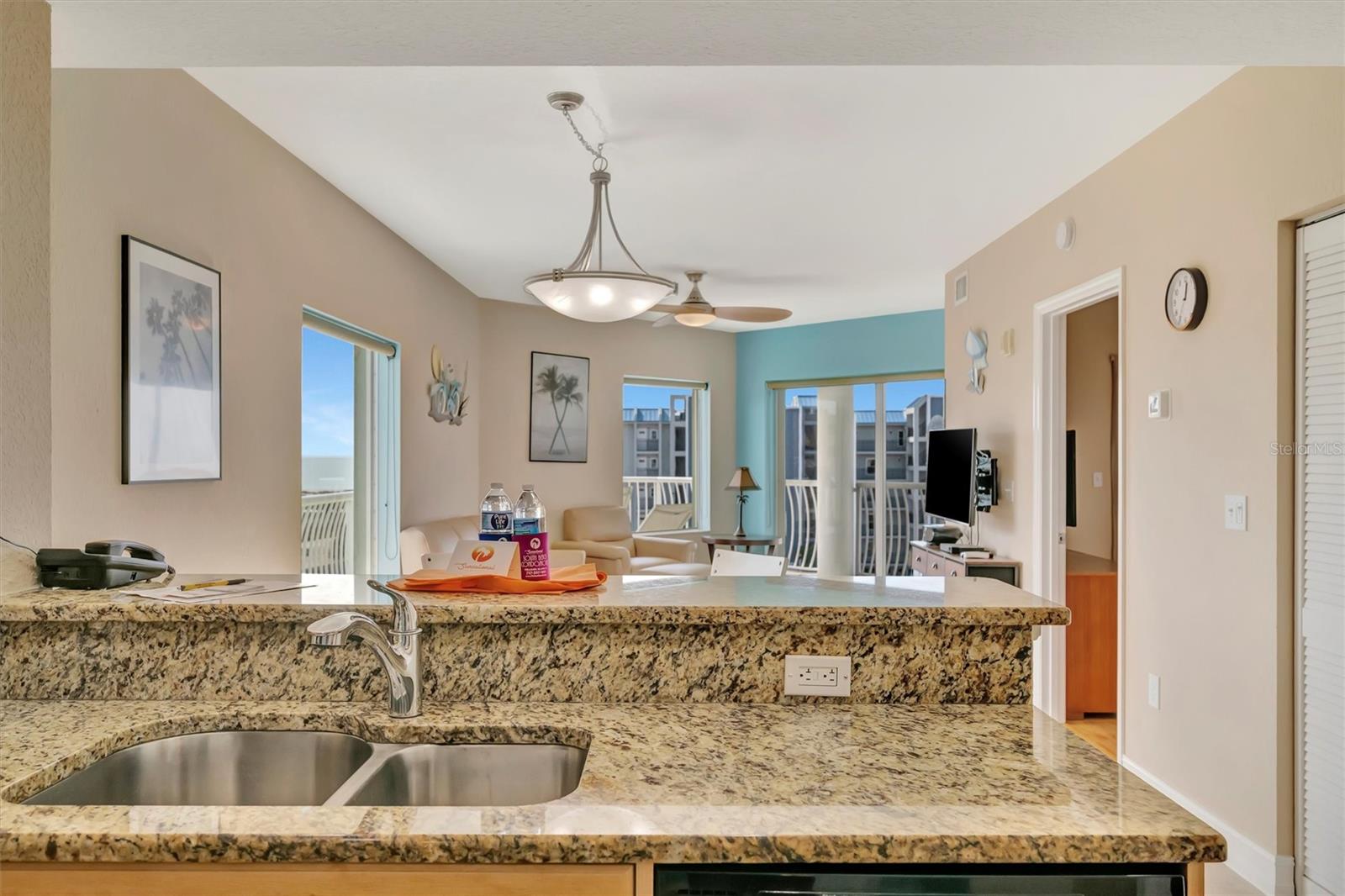 Image 11 of 71 For 11605 Gulf Boulevard 501