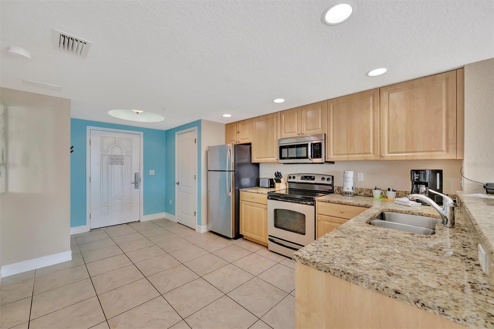 Image 12 of 71 For 11605 Gulf Boulevard 501