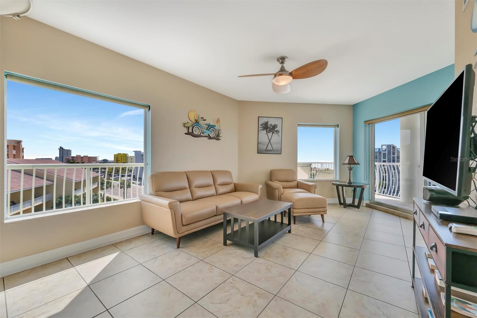 Image 20 of 71 For 11605 Gulf Boulevard 501