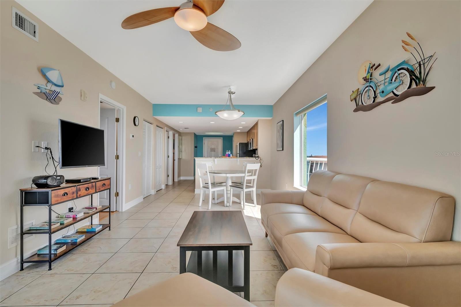 Image 25 of 71 For 11605 Gulf Boulevard 501