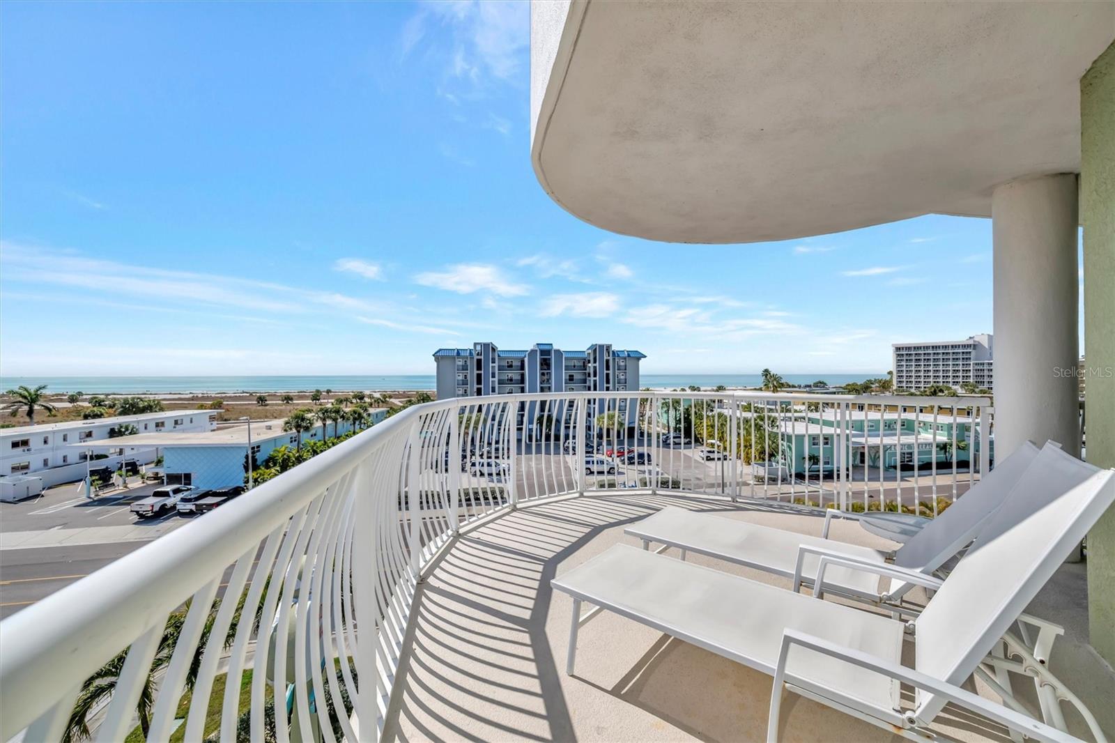 Image 28 of 71 For 11605 Gulf Boulevard 501