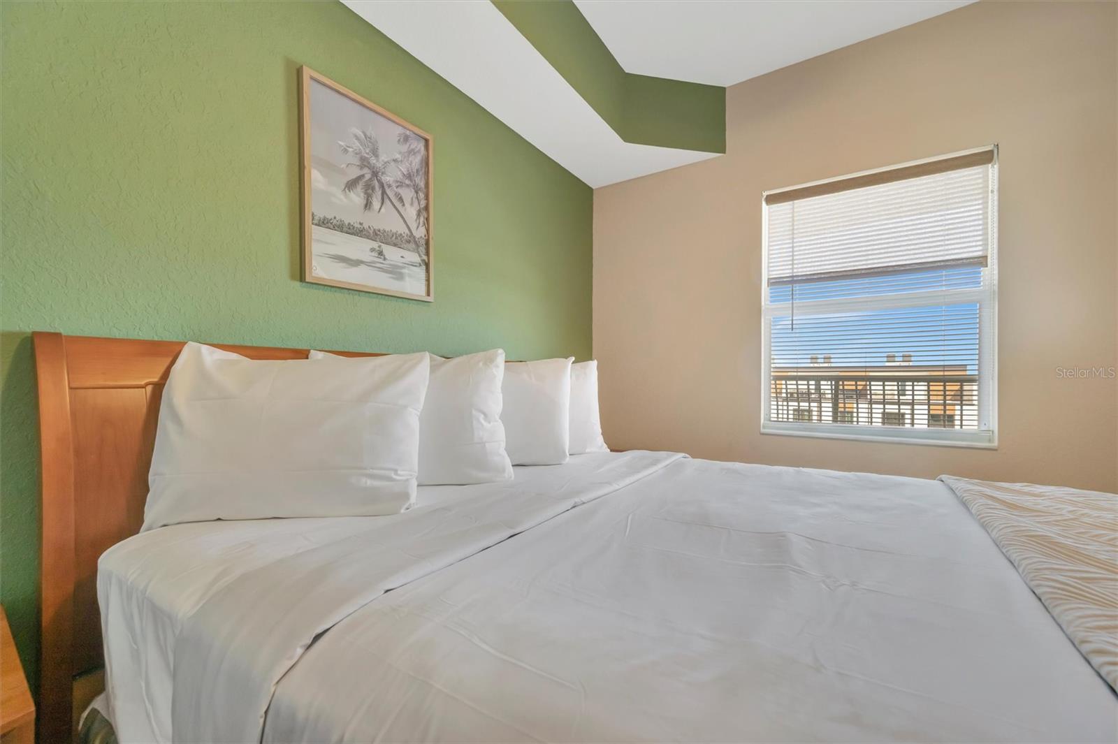 Image 51 of 71 For 11605 Gulf Boulevard 501