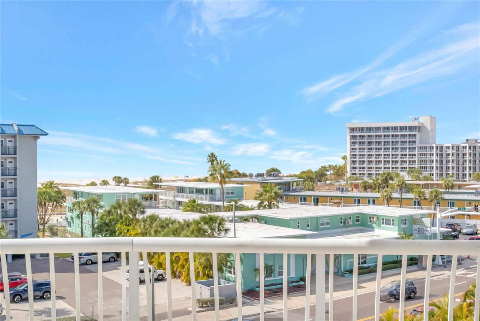 Image 59 of 71 For 11605 Gulf Boulevard 501