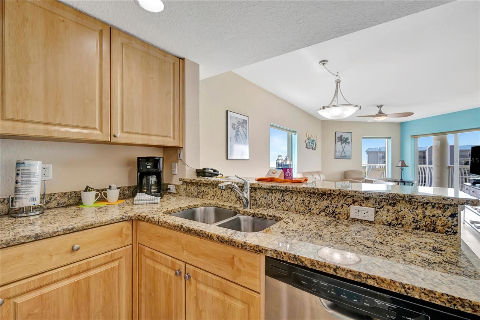 Image 63 of 71 For 11605 Gulf Boulevard 501