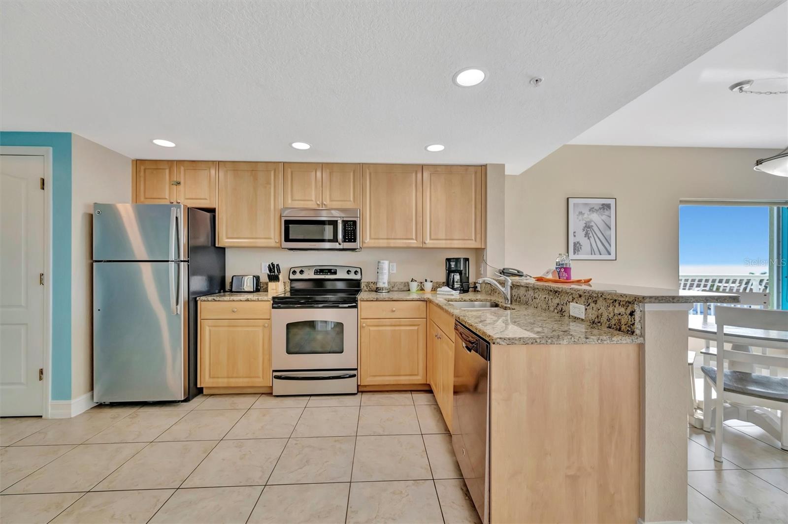 Image 8 of 71 For 11605 Gulf Boulevard 501