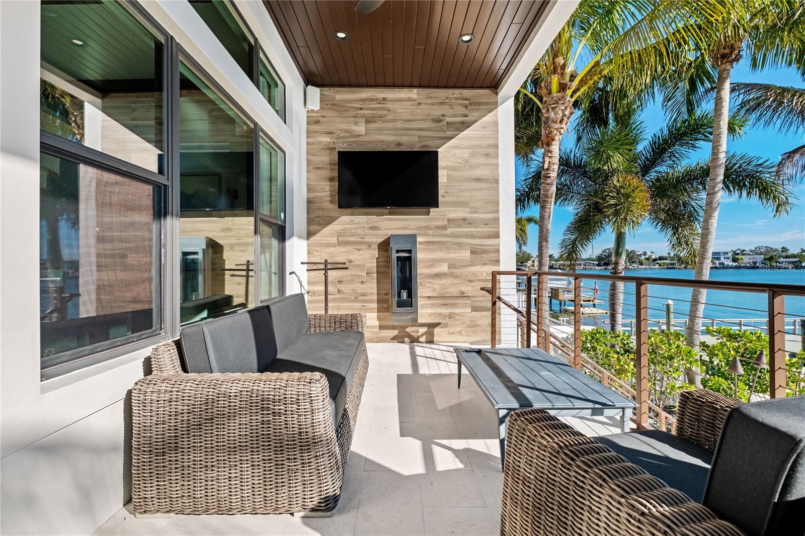 Listing photo id 9 for 459 20th Avenue