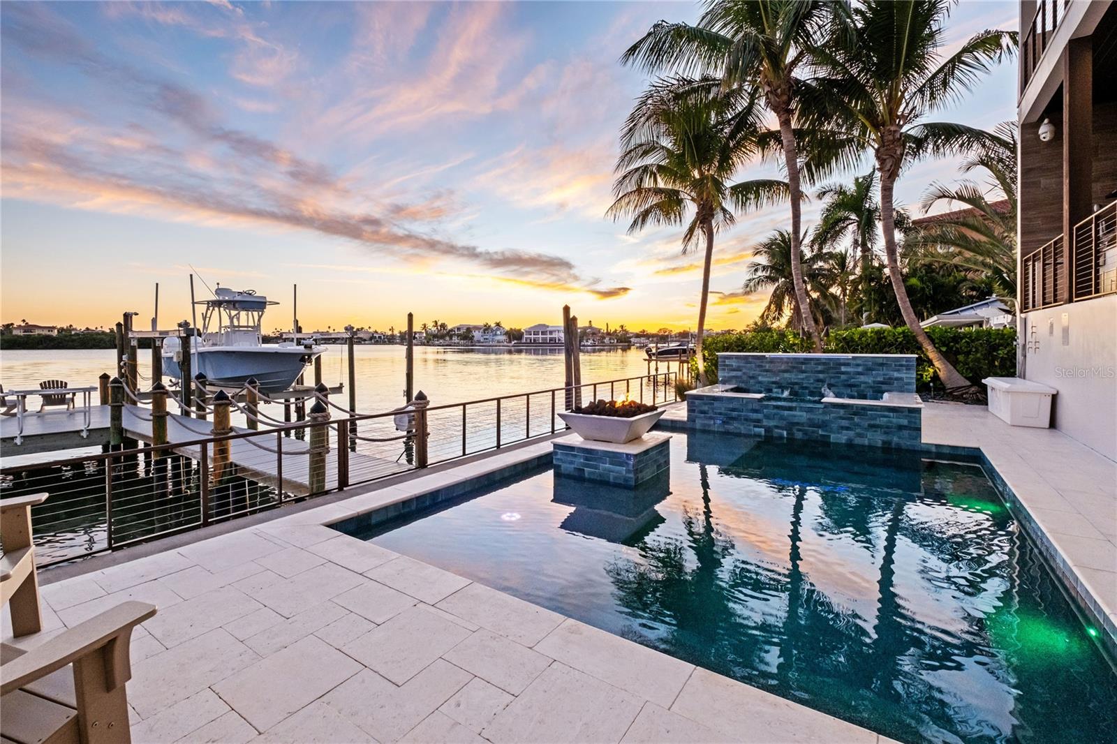 Listing photo id 12 for 459 20th Avenue