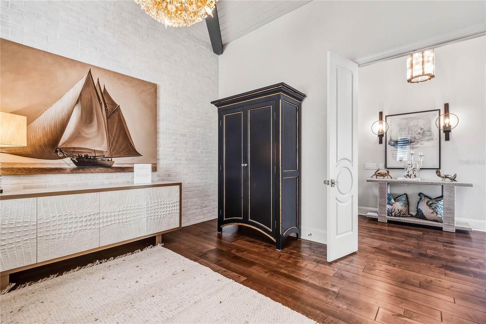 Listing photo id 27 for 459 20th Avenue