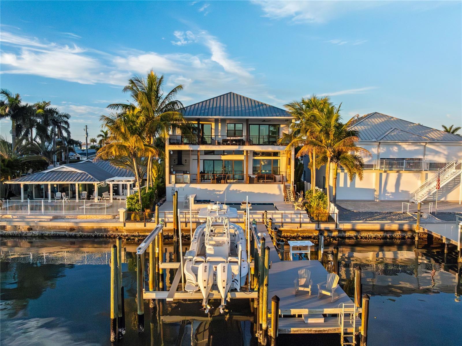 Listing photo id 1 for 459 20th Avenue