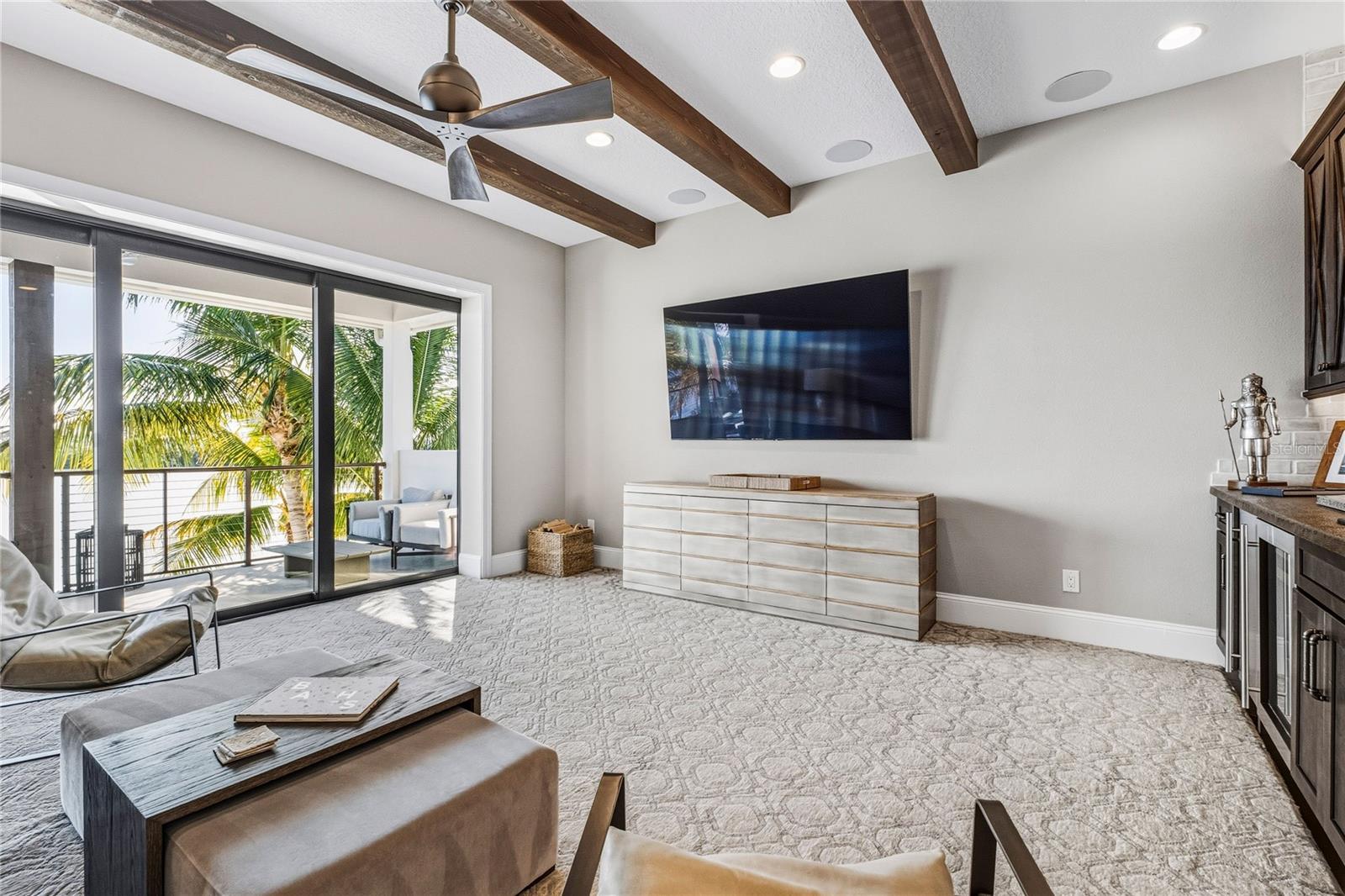 Listing photo id 31 for 459 20th Avenue